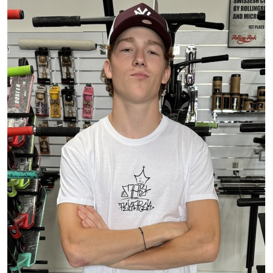 Koszulka Maty Pekárek 2024 biała